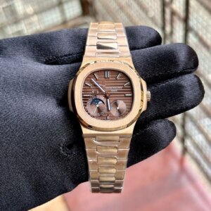 Patek Philippe Nautilus 5712/1R-001 RG Semi-Swiss