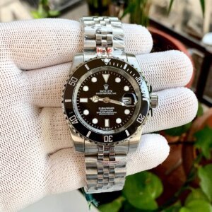 submariner silver chain black dial
