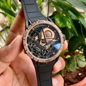 roger skeleton automatic black