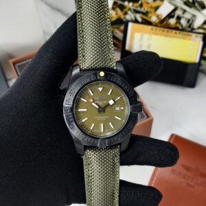 Breitling Chronometer Avenger Black Bezel