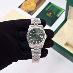 datejust silver chain swiss