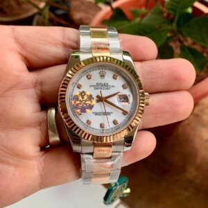 white dial diamond figure