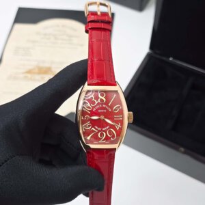 rosegold bezel with red strap
