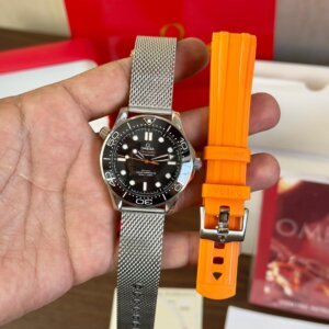 Omega Seamaster Diver 300M Go-Orange With Extra Strap